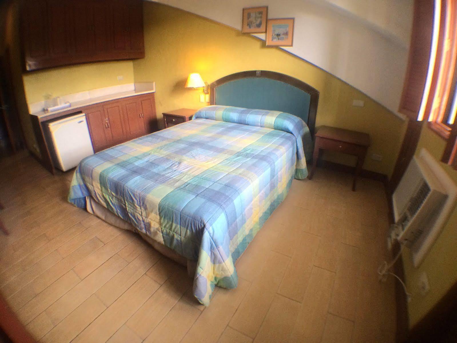 Sunrise Holiday Mansion Tagaytay City Exterior photo