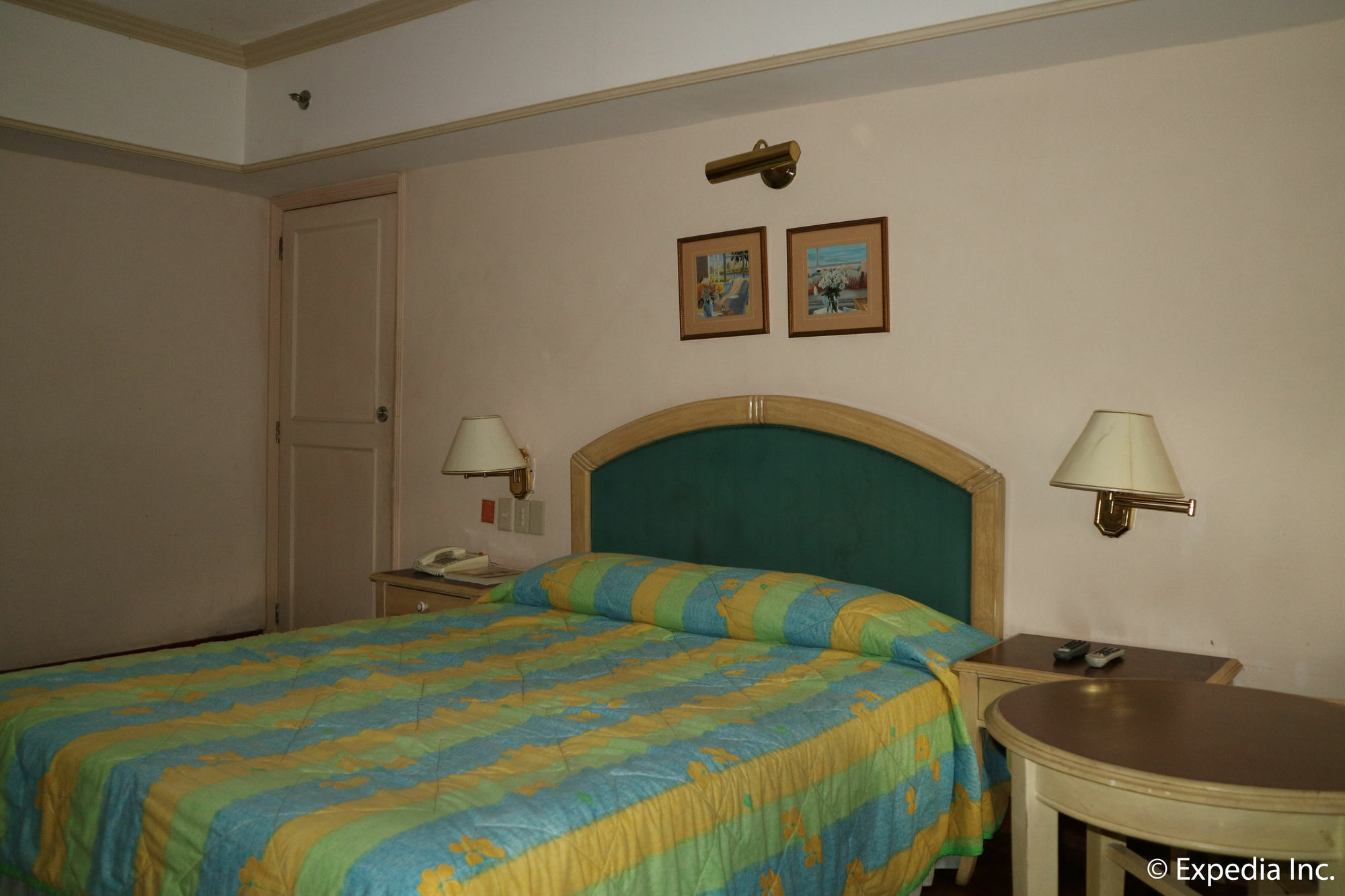 Sunrise Holiday Mansion Tagaytay City Exterior photo